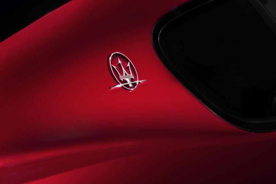 Детали экстерьера Maserati GranTurismo MC Stradale Centennial Edition 2014 года  (фото 13 из 31)